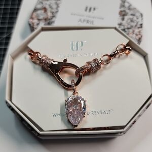 Bomb Party Elegant Rose Gold Necklace with Crystal Pendant